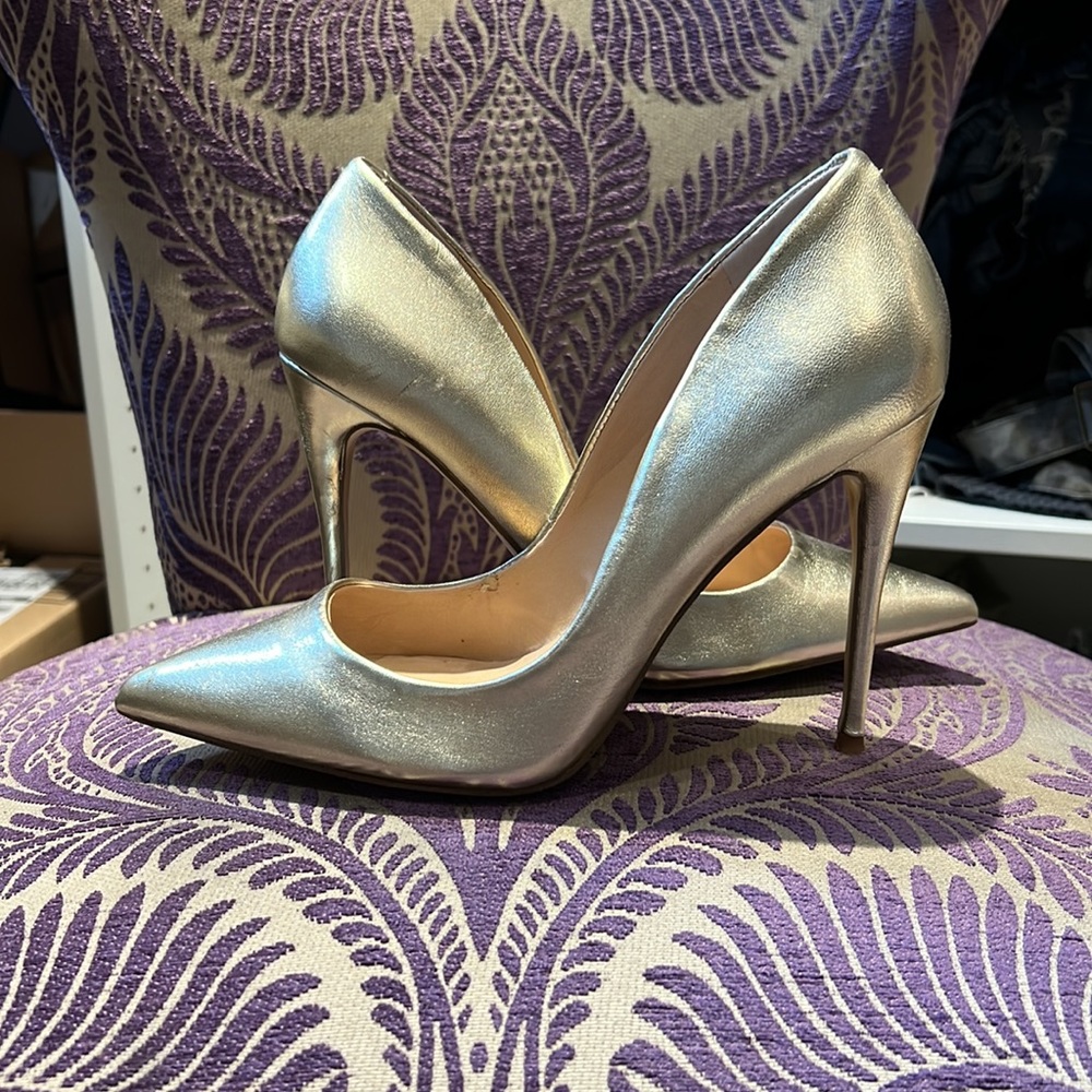 Gold Daisie Steve Madden pumps size 9